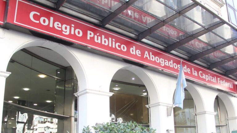 El Colegio de Abogados repudió al juez que dictó la medida cautelar a los audios de Karina Milei