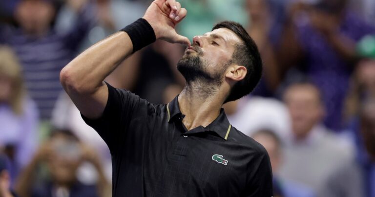 Novak Djokovic sigue de pie en el US Open y jugará la semifinales contra Carlos Alcaraz: el último antecedente al que se aferra para buscar su 25 Grand Slam