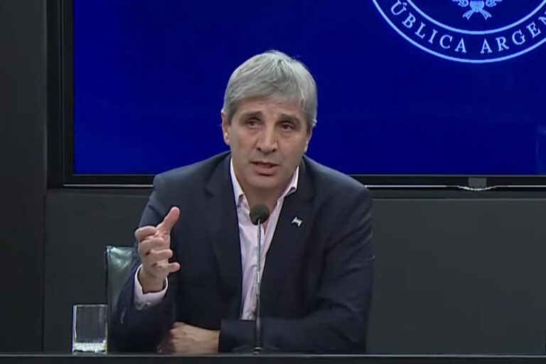 Al borde del precipicio, Luis Caputo propone dar un paso adelante