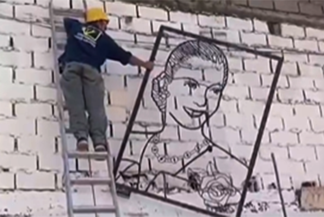 Obra de arte de hierro de Eva Perón, creada por Alejandro Marmo.