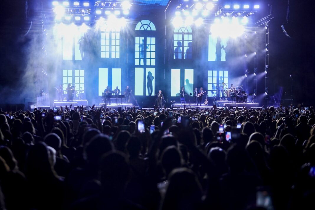 Vista exterior del Movistar Arena, ubicado en el barrio de Villa Crespo, Buenos Aires.