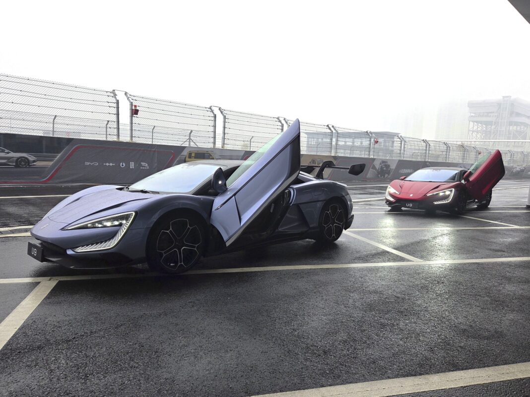 BYD Yangwang U9 en pista de pruebas