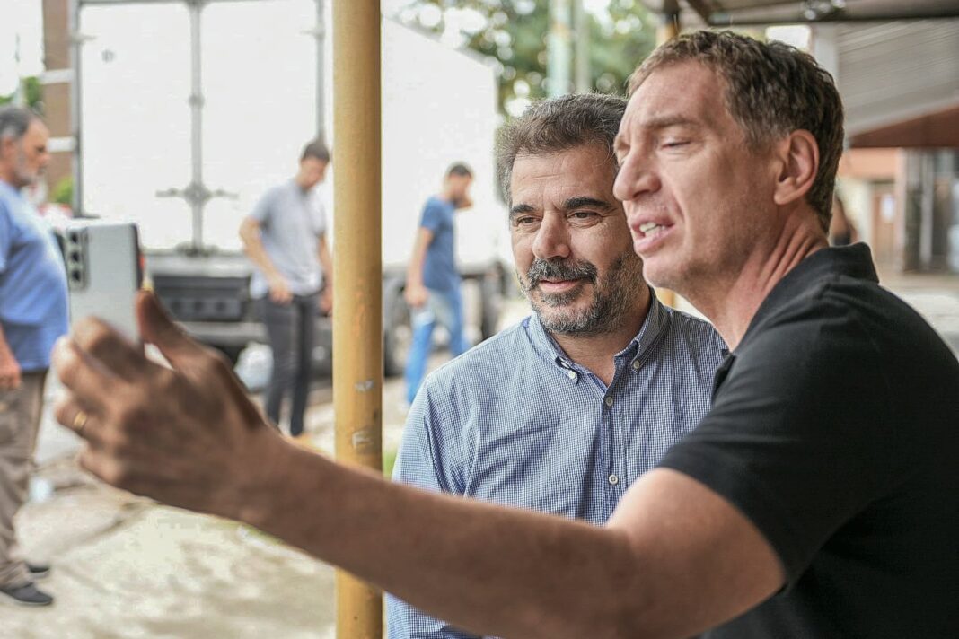 Diego Santilli y Cristian Ritondo en un acto político del PRO