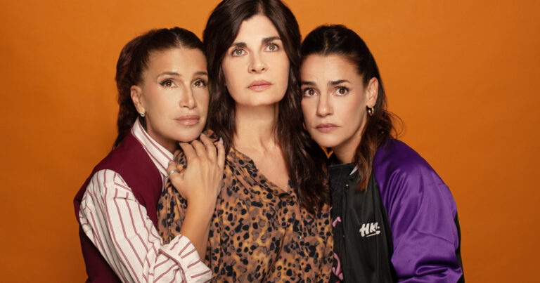 Florencia Peña, actriz argentina, en el escenario o promocional para la obra 'Las Hijas'.