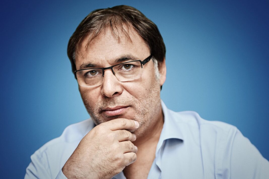 Gabriel Rolón, psicoanalista y escritor, durante una entrevista o columna radial.