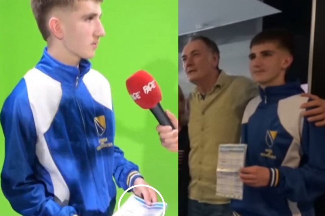 Gianluigi Donnarumma y Nikola Vasilj discuten durante la tanda de penales del repechaje.