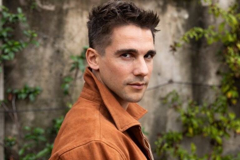 Mariano González, actor argentino protagonista de la serie O11CE de Disney