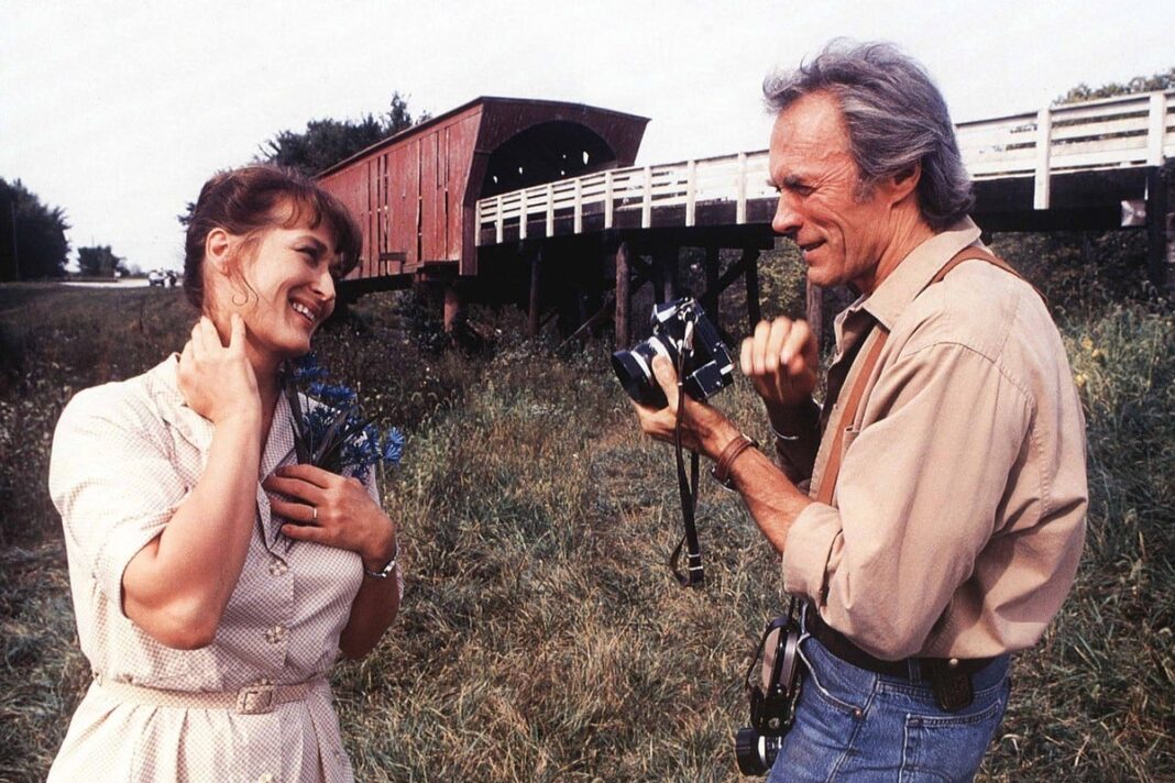 Meryl Streep y Clint Eastwood en una escena de Los puentes de Madison