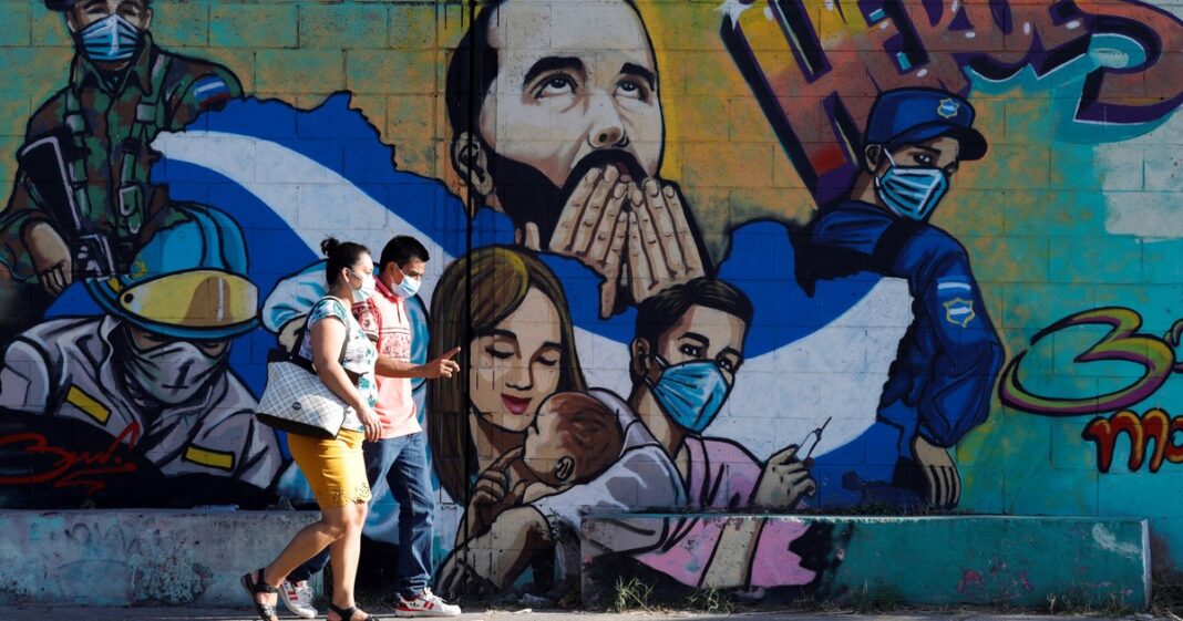 Retrato del periodista salvadoreño Óscar Martínez