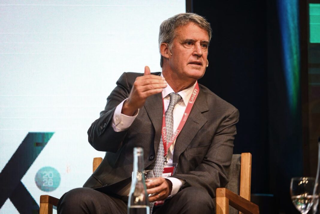 Alfonso Prat-Gay hablando en ExpoEFI