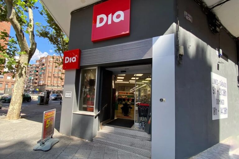 Fachada de un supermercado Día en Argentina