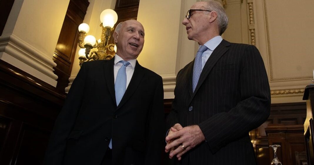 Rectores de universidades y edificio de la Corte Suprema de Justicia de la Nación Argentina