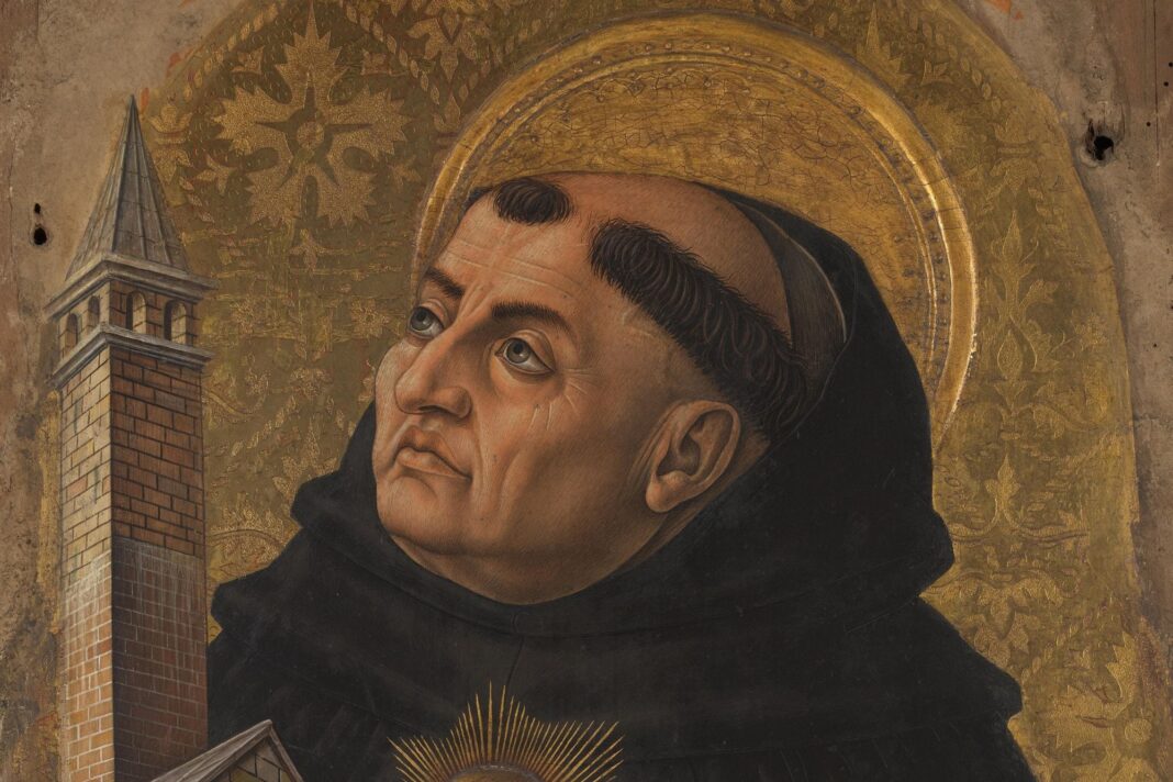 Representación artística de Santo Tomás de Aquino escribiendo, con símbolos de filosofía y emociones humanas.