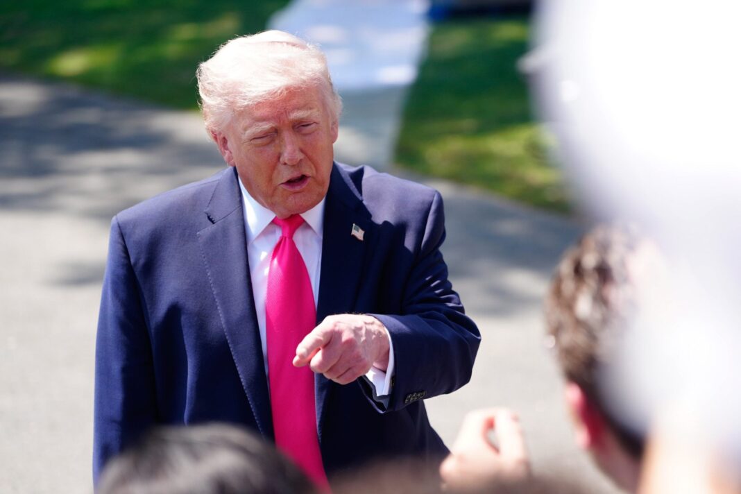 Mapa de Medio Oriente con banderas de Estados Unidos, Israel e Irán superpuestas