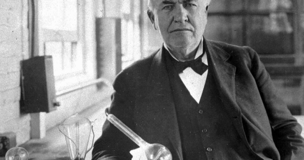 Retrato de Thomas Alva Edison, inventor y empresario estadounidense