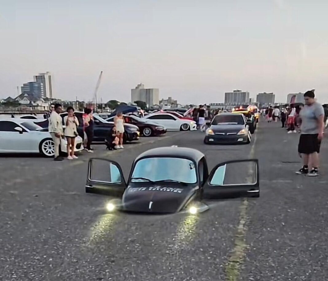 Volkswagen Beetle modificado con altura reducida a menos de un metro, considerado el auto más bajo del mundo