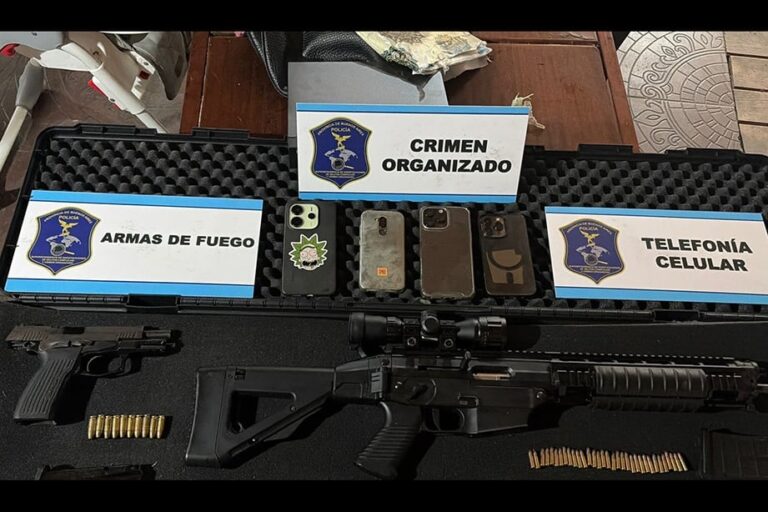 Allanamiento en el complejo penitenciario de Batán con armas decomisadas