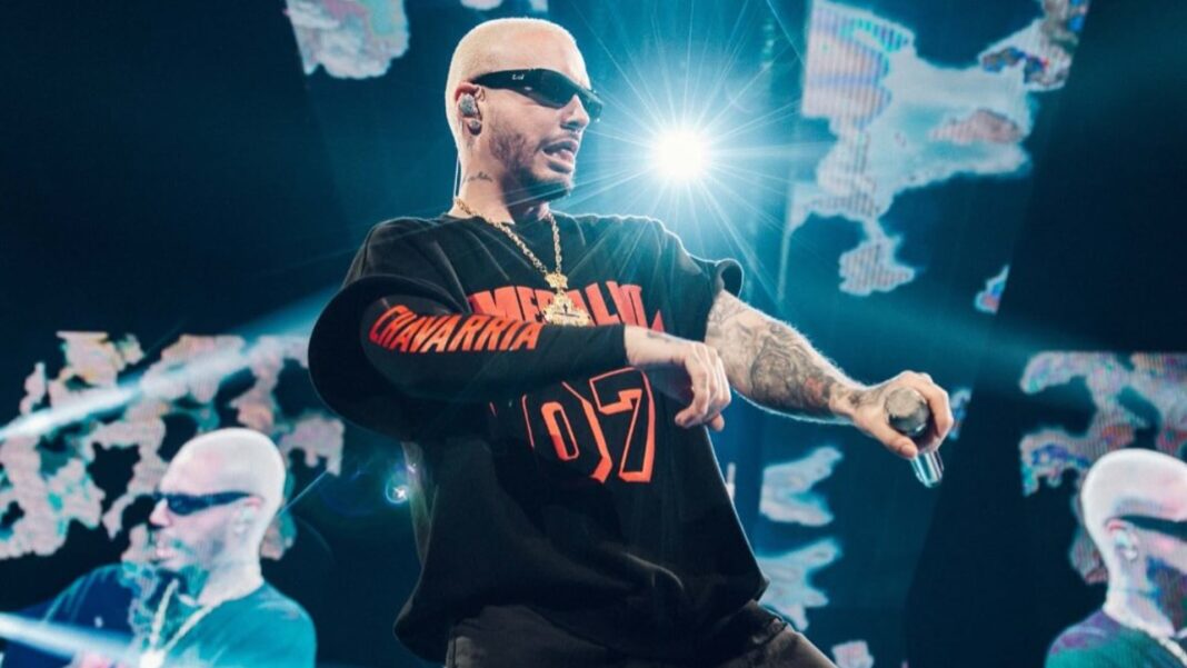 J Balvin en concierto en el Palacio de los Deportes de la Ciudad de México