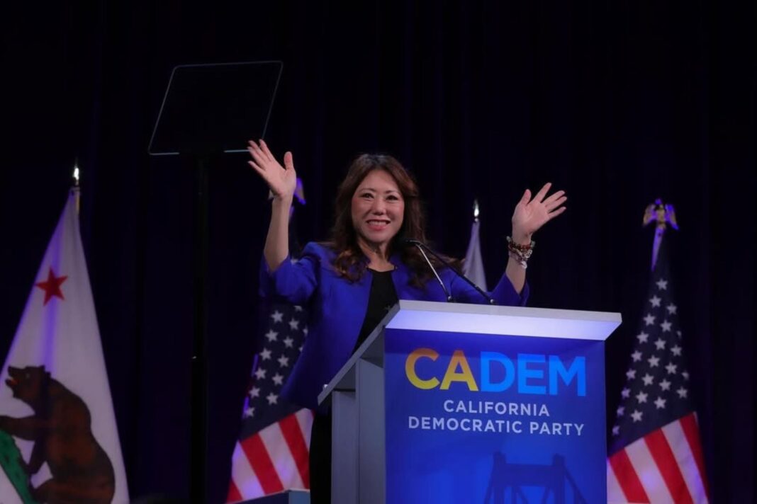 Fiona Ma, tesorera de California, en un evento público