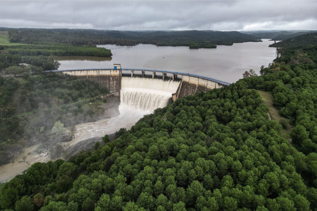 Gráfico del nivel de agua en embalses de España al 14 de mayo