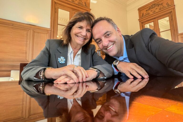 Patricia Bullrich y Javier Milei en el Congreso